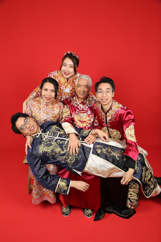 chinese style family photo